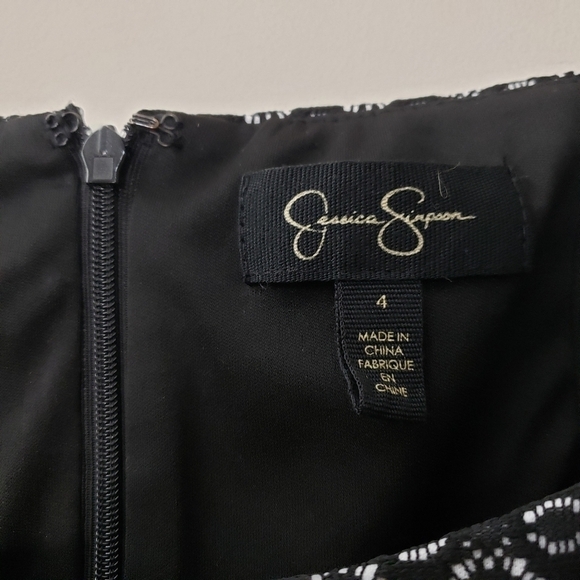 Jessica Simpson Bonded Lace Cold Shoulder Dress 4 - Picture 4 of 9